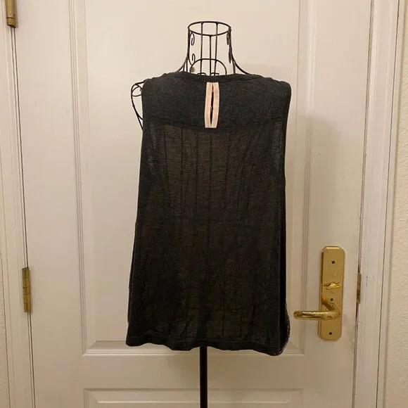 Great Anthropologie TINY Sequins Embellished Tank Knit Tops Size Medium - Picture 6 of 8